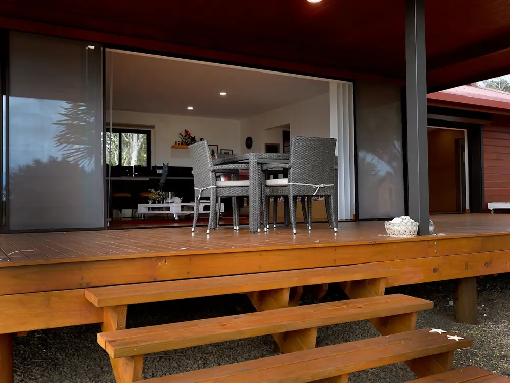 Timber alfresco deck and stairs